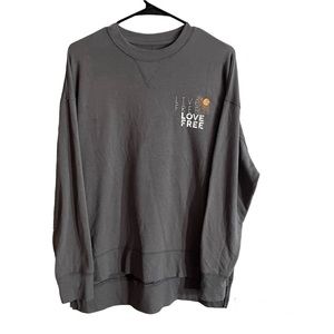 Flirtitude Active long sleeved shirt. Grey, Live Free Love Free. Women’s size S